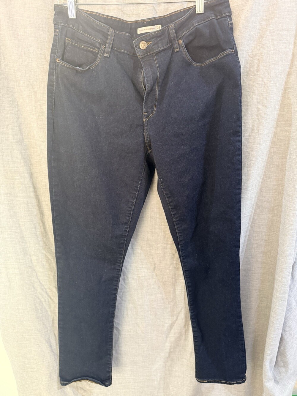 Levi’s Red Tab Classic Mid Rise Skinny Size 33